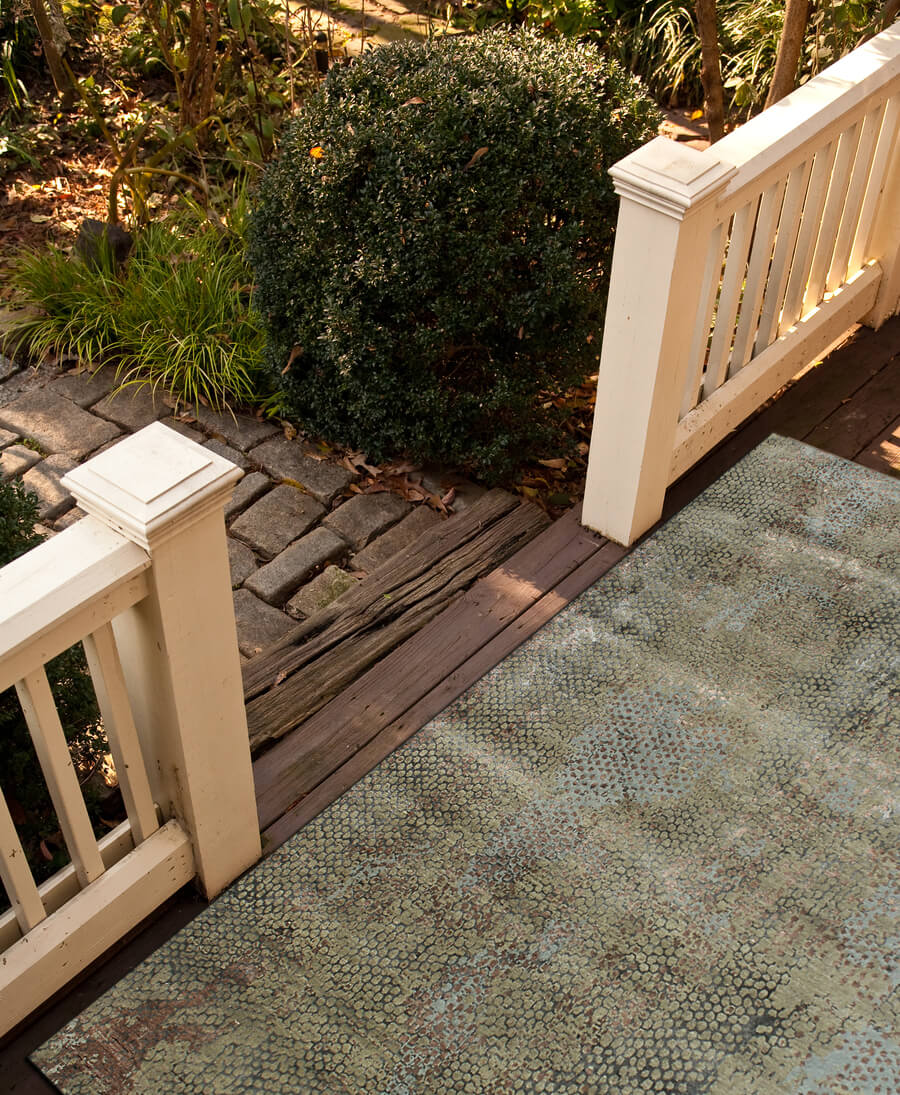 buy outdoor rugs for giving new look
